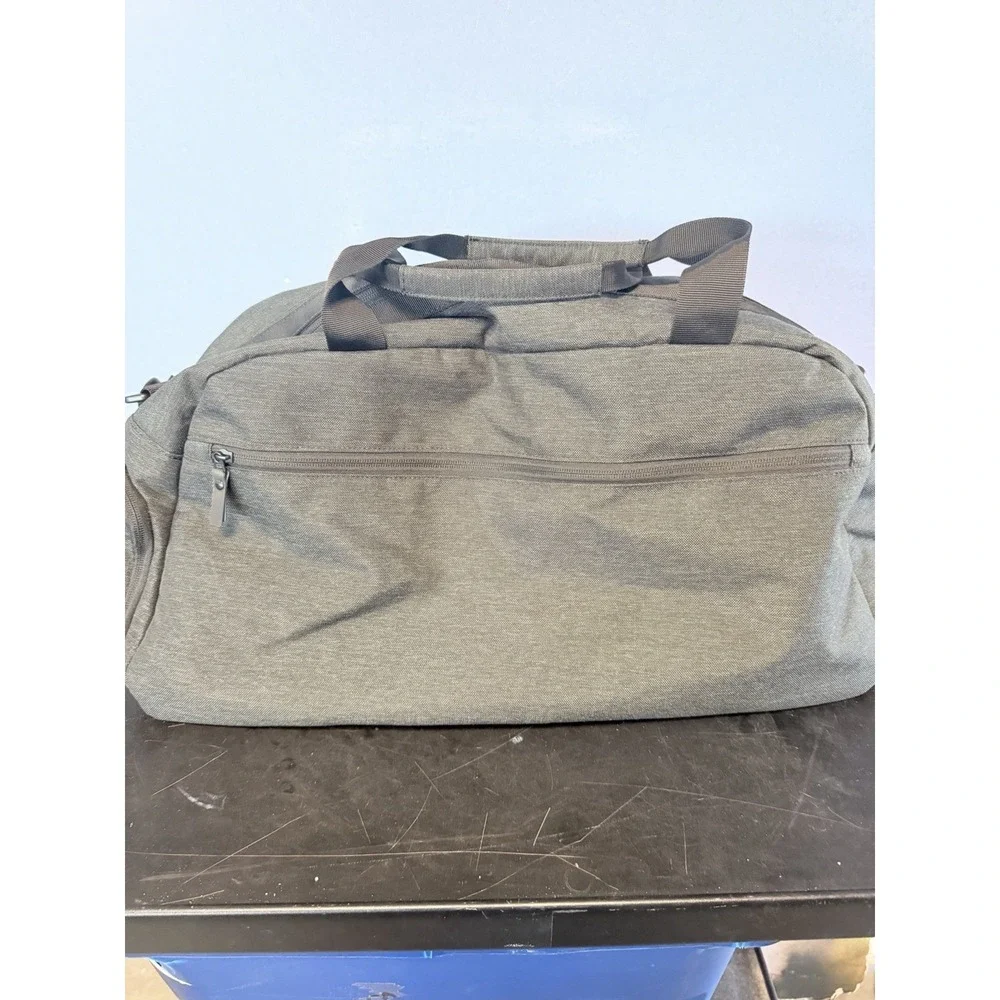 Travis Mathew Duffle 2.0 Bag NAME : DUFFEL 2.0 STYLE: 1MAB006COLOR: BLACK